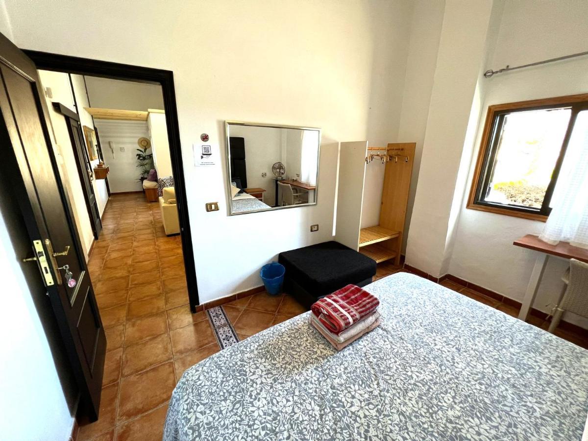 Alcamar Habitacion Privada Con Las Areas De Sala, Cocina Y Bano Que Se Comparten Cerca Al Mar! Alcala  Bagian luar foto