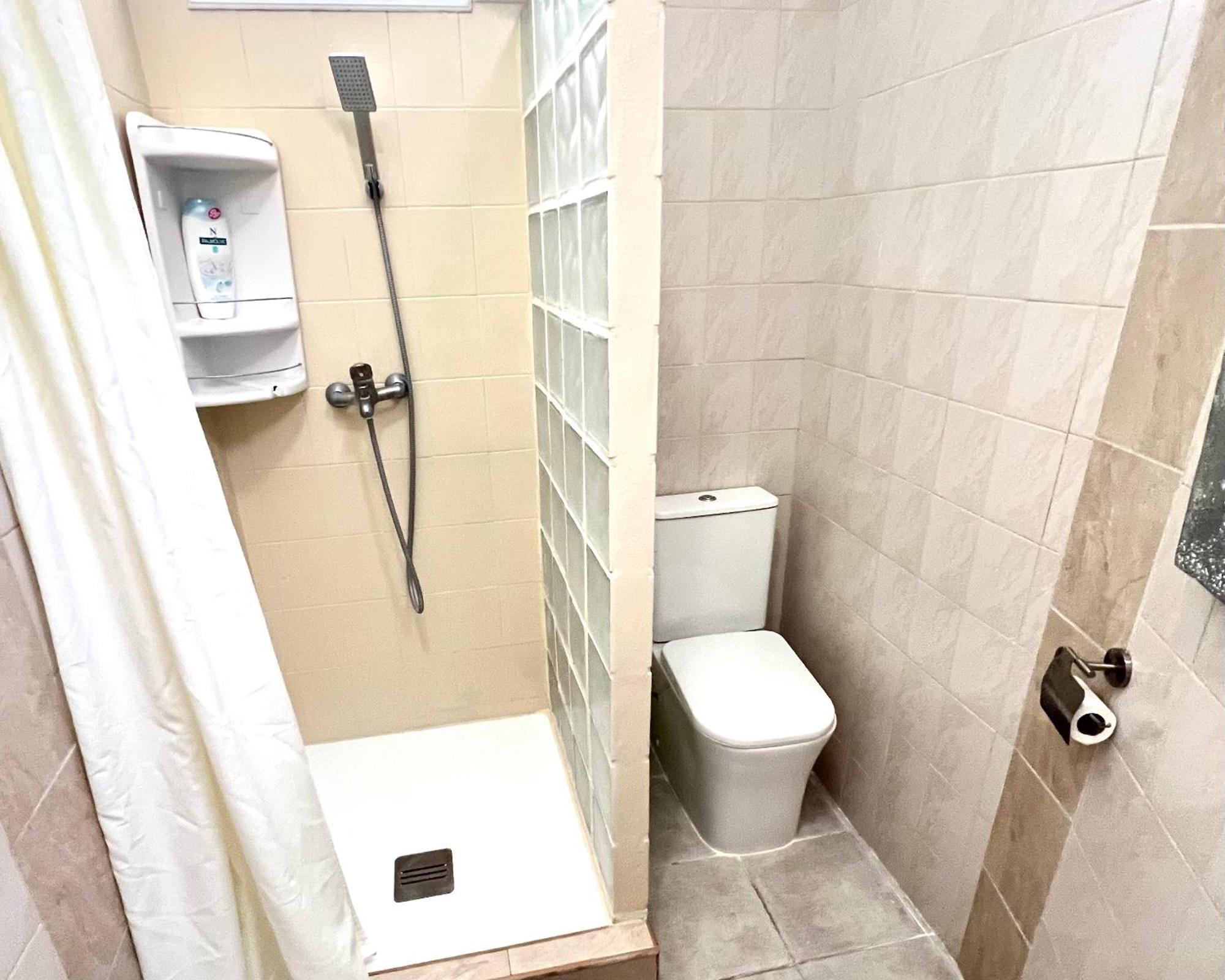 Alcamar Habitacion Privada Con Las Areas De Sala, Cocina Y Bano Que Se Comparten Cerca Al Mar! Alcala  Bagian luar foto