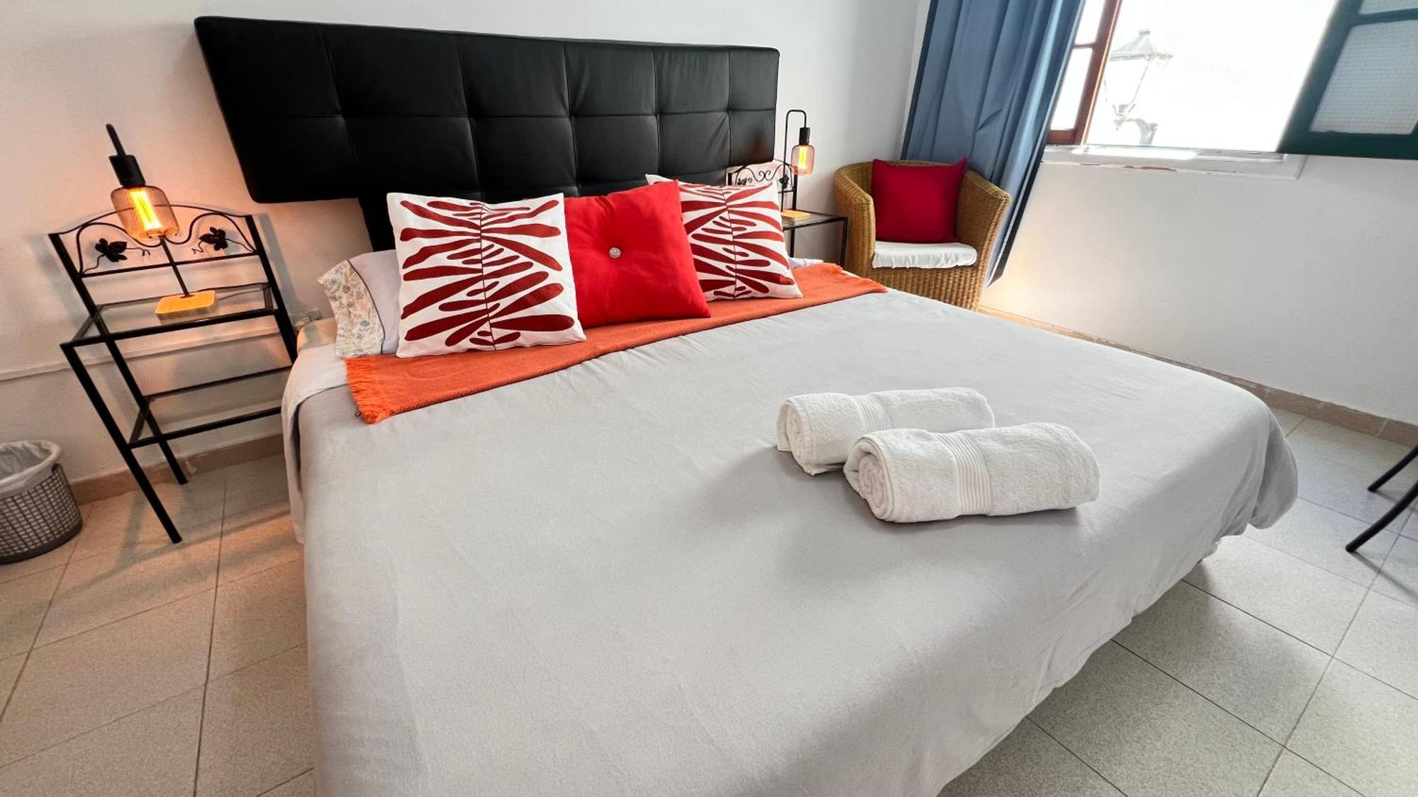 Alcamar Habitacion Privada Con Las Areas De Sala, Cocina Y Bano Que Se Comparten Cerca Al Mar! Alcala  Bagian luar foto